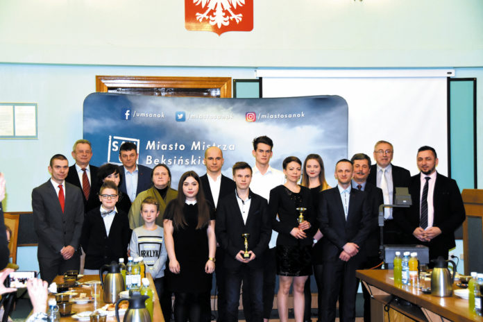 sportowcy-sanok https://tygodniksanocki.pl/2019/02/02/xiv-plebiscyt-tygodnika-sanockiego-na-najpopularniejszych-sportowcow-sanoka-zlota-dziesiatka-2018/