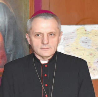Uobecnianie tajemnicy. Rozmowa z biskupem Stanisławem Jamrozkiem