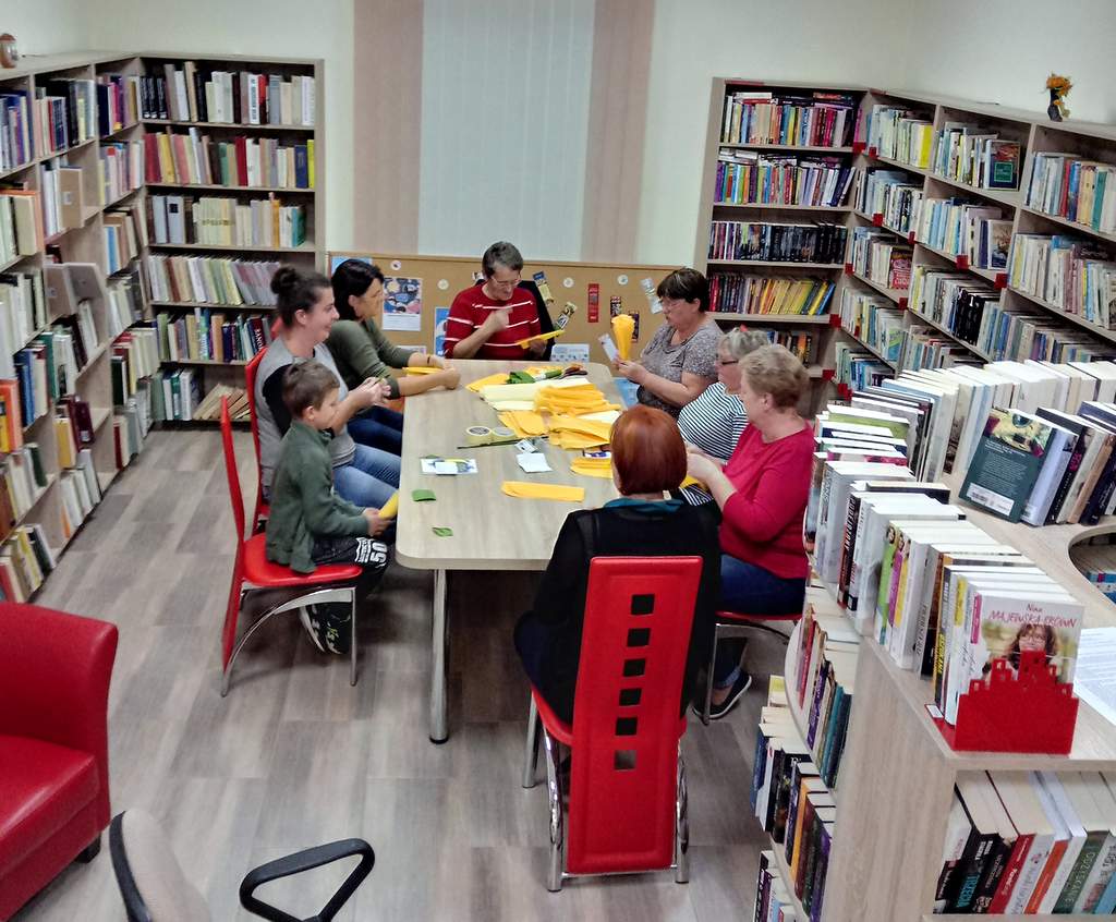 Bibułkarstwo- warsztaty w Bibliotece Gminnej w Pisarowcach