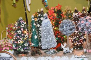 Magia świąt Bożego Narodzenia - trwa Jarmark Adwentowy na sanockim Rynku FOTORELACJA