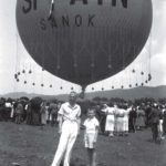 . Lot balonu „Sanok” Autor: Stanisław Potocki Czas wykonania: czerwiec 1937 r. Fotografia przedstawia balon „Sanok” na sanockich błoniach.