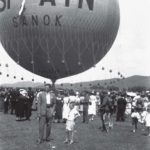 . Lot balonu „Sanok” Autor: Stanisław Beksiński Czas wykonania: czerwiec 1937 r. Fotografia przedstawia balon „Sanok”