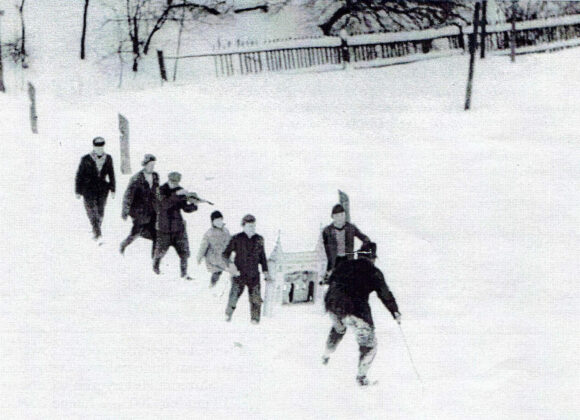 Kolędnicy z Brzeżawy, 1963 r. fot. A Miller