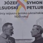 Józef Piłsudski i Symon Petlura na zamkowym dziedzińcu