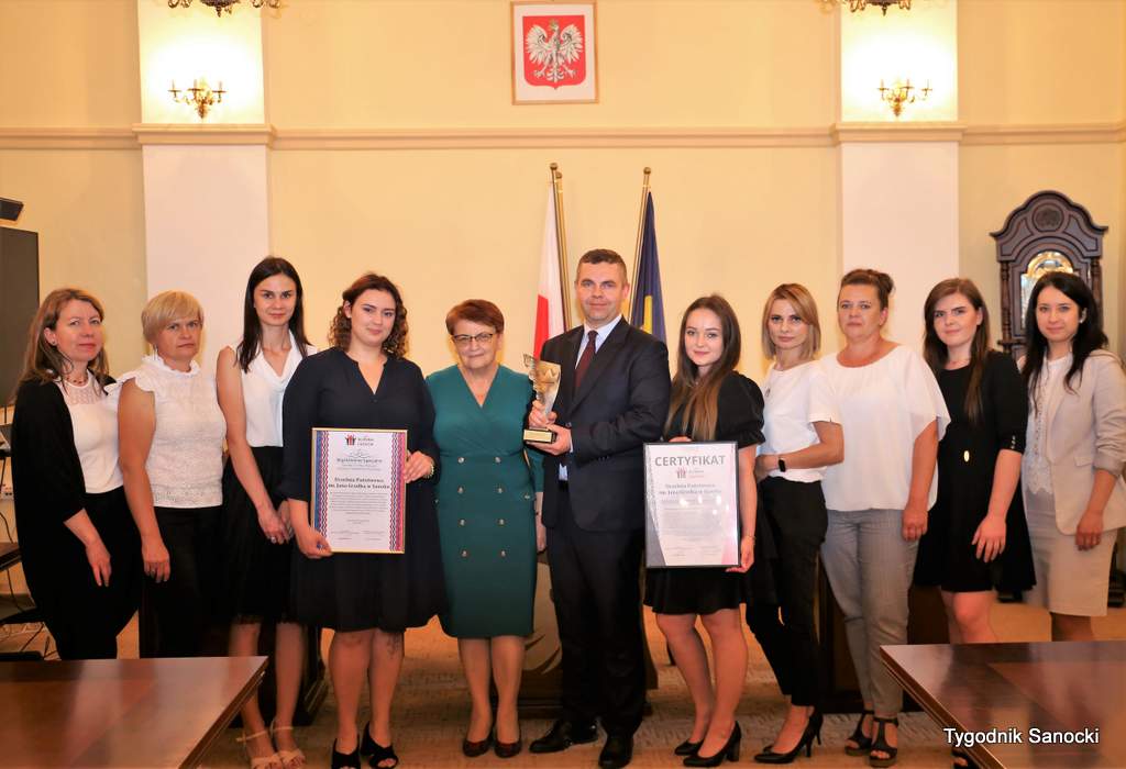 Uczelnia Państwowa po raz siódmy otrzymała tytuł i certyfikat „Uczelnia Liderów”