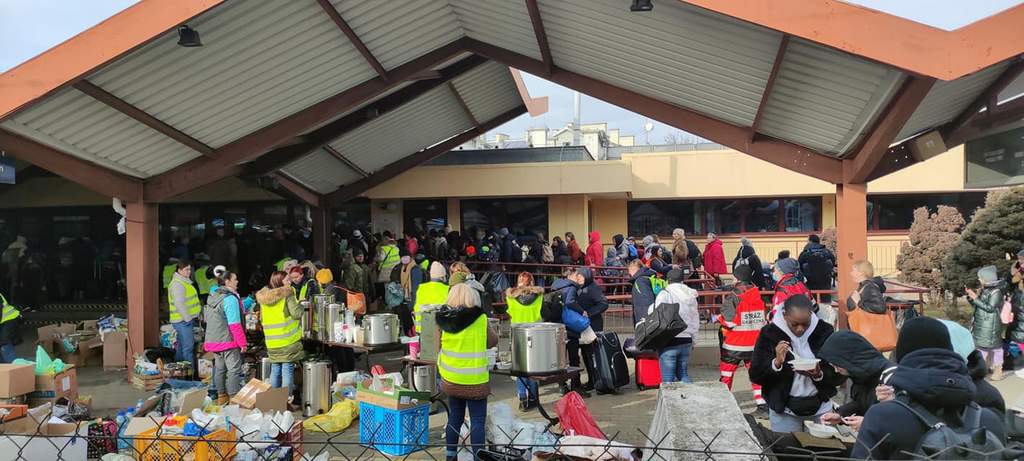 Sanoczanie wsparli Przemyśl. 55 wolontariuszy, 10000 rozdanych kanapek