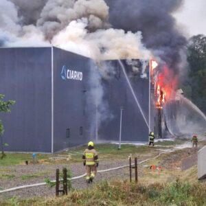 Pożar w fabryce okapów przy Okulickiego