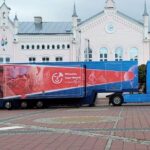 Mobilny Wirtualny Teatr Historii „Niepodległa” zaparkował na sanockim Rynku