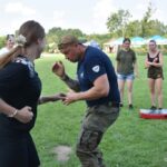 Samoobrona kobiet – zaufaj wojsku. Sanoczanki na treningu (106)