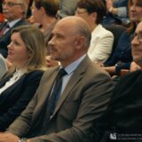 Zaproszeni goście podczas inauguracji roku akademickiego w sanockiej uczelni, pierwsza z lewej wiceburmistrz Jowita Nazarkiewicz
